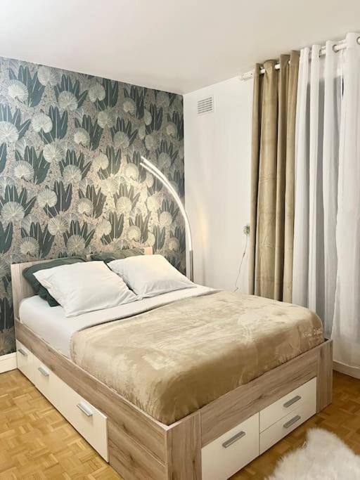 Proche Chateau De Versailles Avec Balcon Vu Sur Une Foret Et Parking Gratuit Pour 5 Personnes Maximum Εξωτερικό φωτογραφία